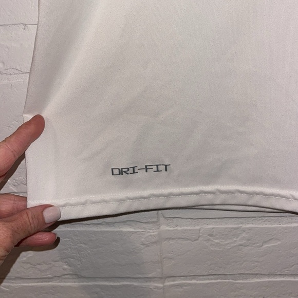 Nike Men’s Dri Fit Shirt - Picture 3 of 3